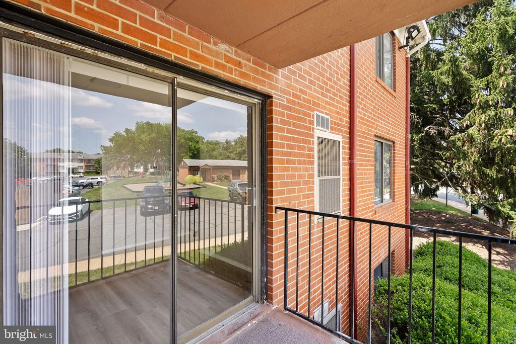 125 CLUBHOUSE DRIVE SW Unit: 7