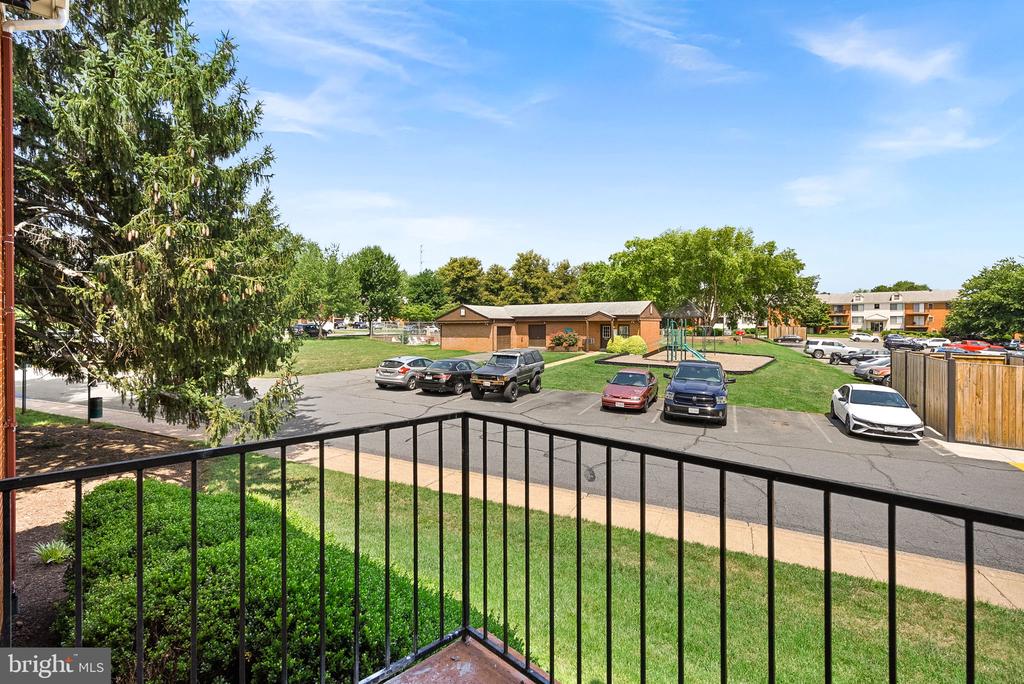 125 CLUBHOUSE DRIVE SW Unit: 7