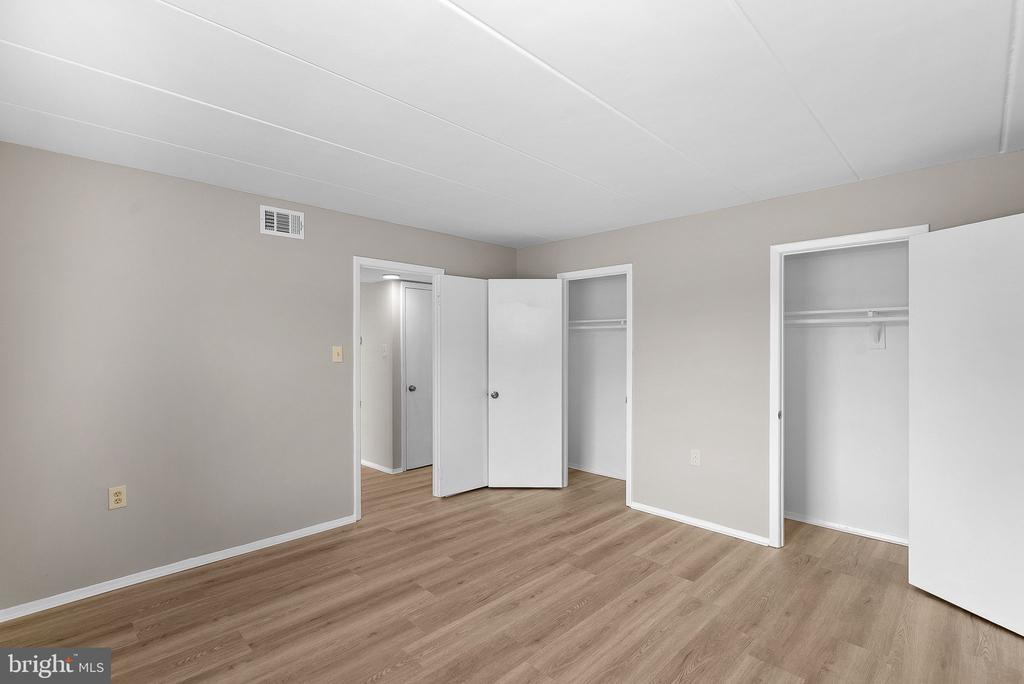 125 CLUBHOUSE DRIVE SW Unit: 7