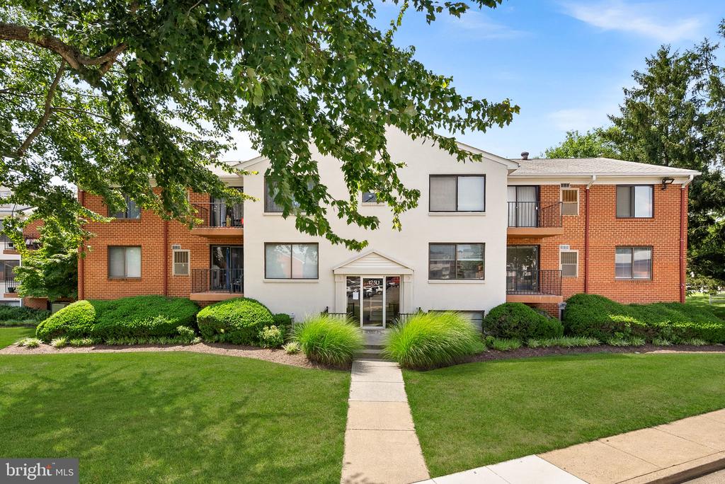 125 CLUBHOUSE DRIVE SW Unit: 7