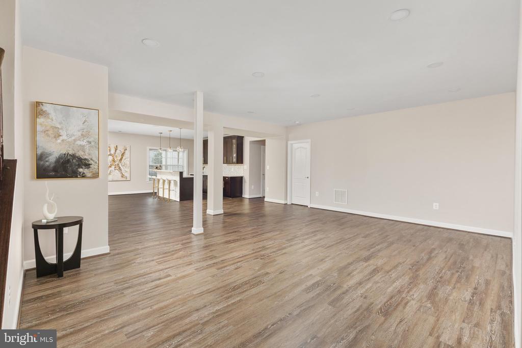 1407 BALDERSTON COURT NE