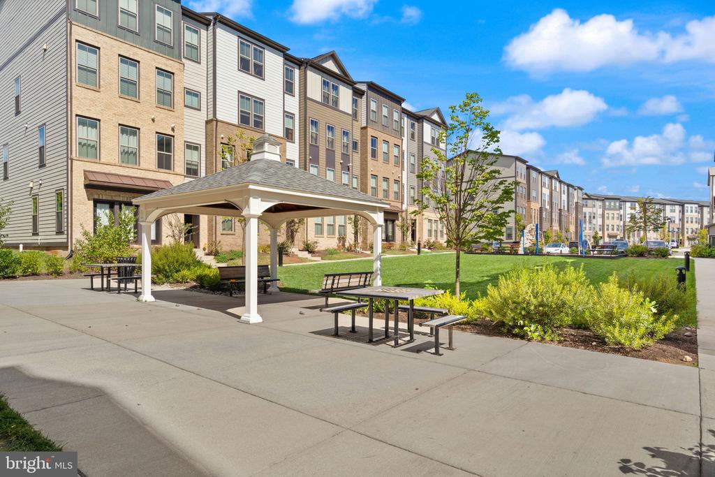 46005 WOODPECKER SQUARE