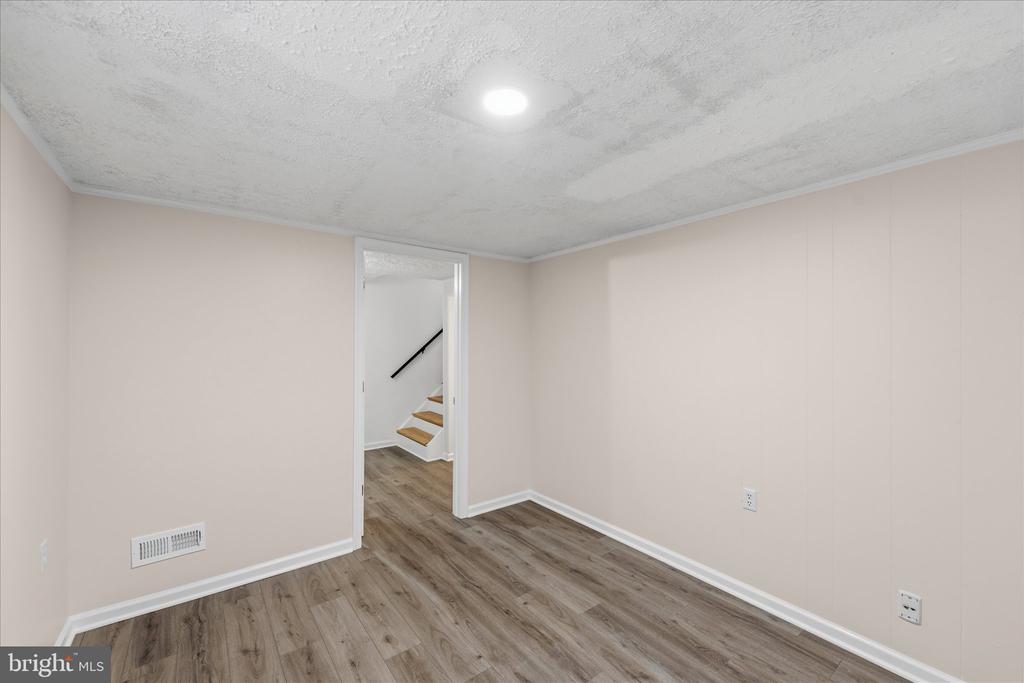 706 EDWARDS FERRY ROAD NE
