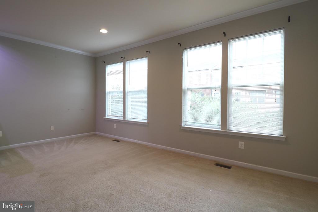 25585 FELTRE TERRACE
