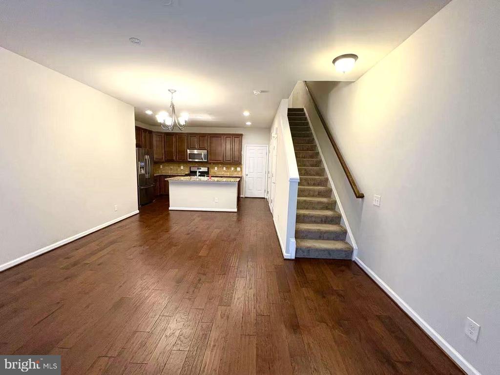 42797 BURRELL SQUARE