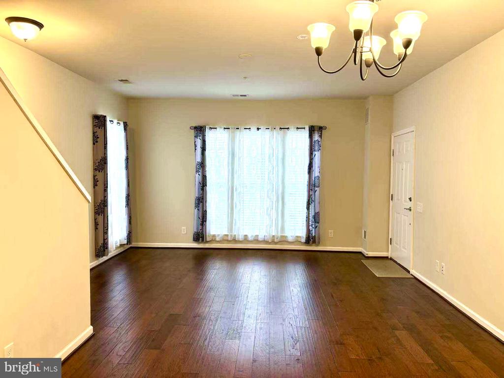 42797 BURRELL SQUARE