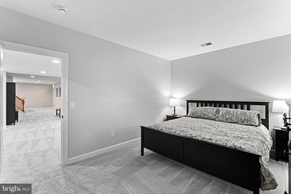 21476 GLEBE VIEW DRIVE