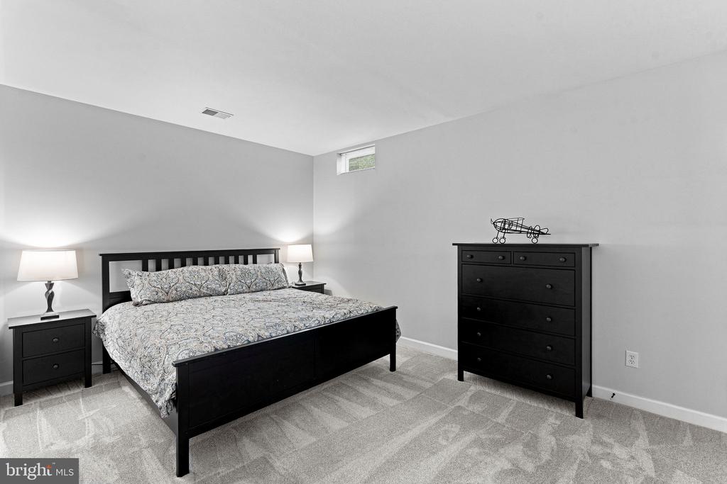 21476 GLEBE VIEW DRIVE