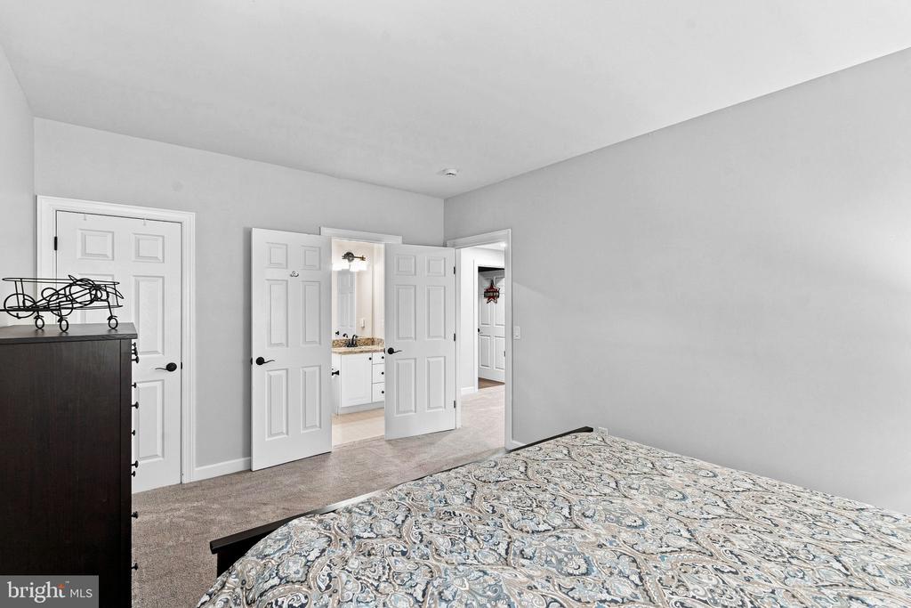 21476 GLEBE VIEW DRIVE