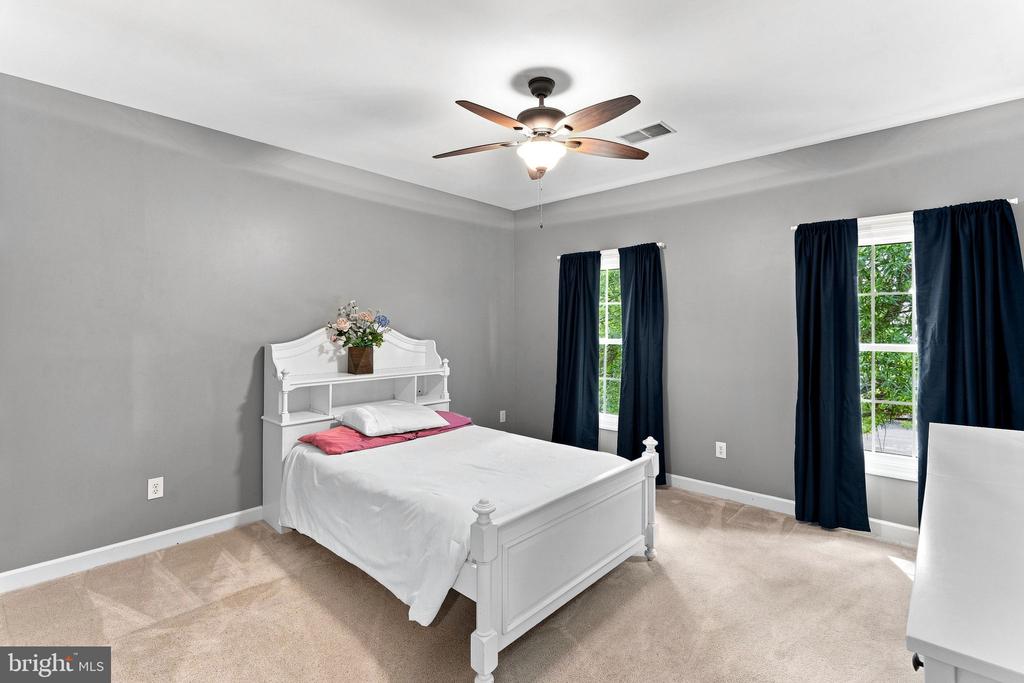21476 GLEBE VIEW DRIVE