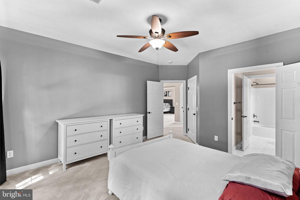 21476 GLEBE VIEW DRIVE