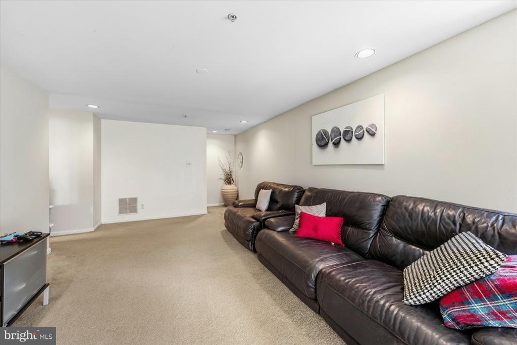 20414 COOL FERN SQUARE