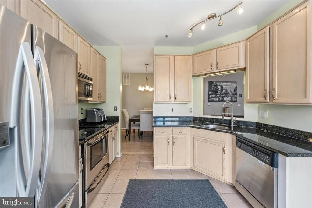 20414 COOL FERN SQUARE