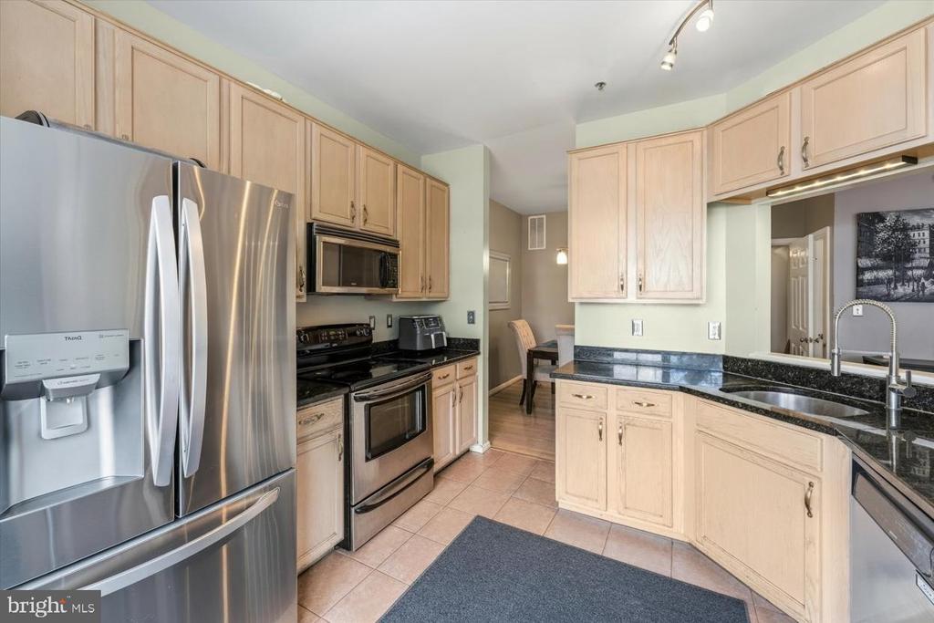 20414 COOL FERN SQUARE
