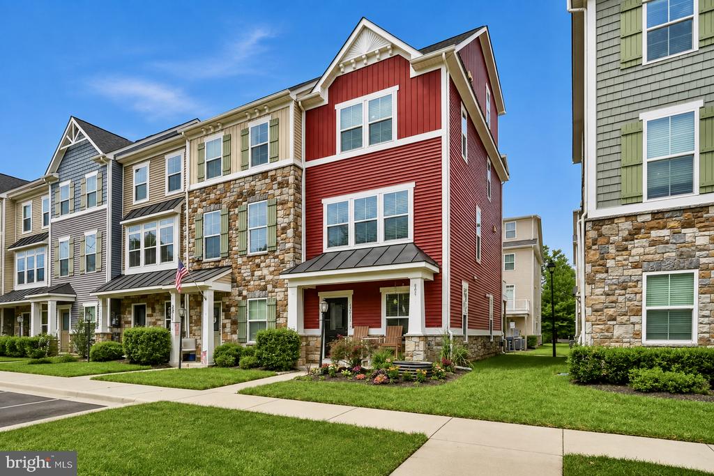25011 COATS SQUARE