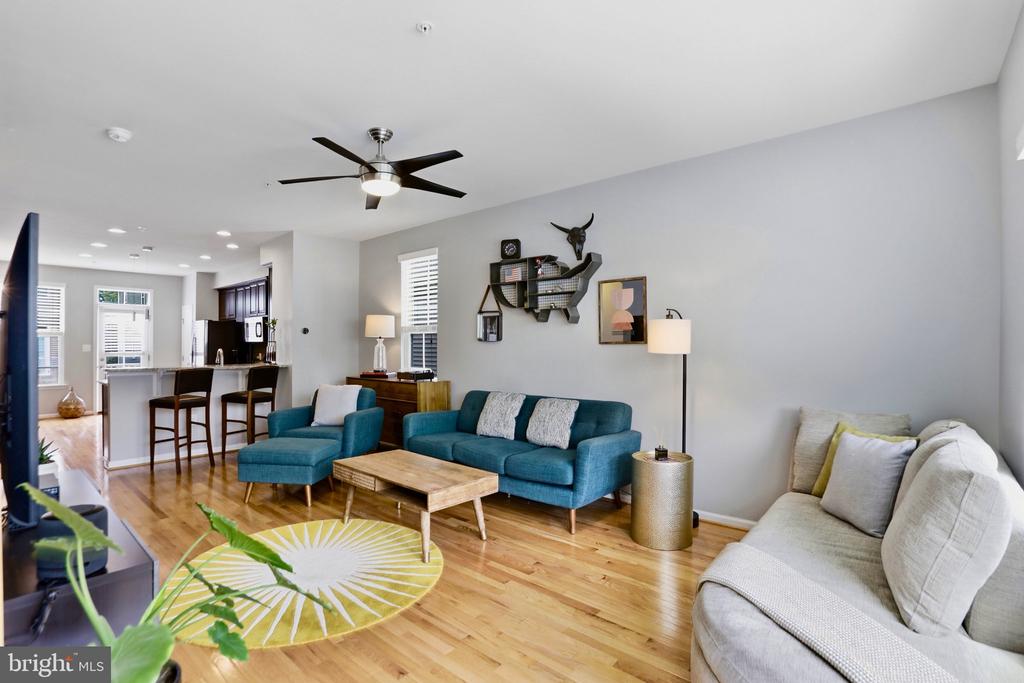 25011 COATS SQUARE