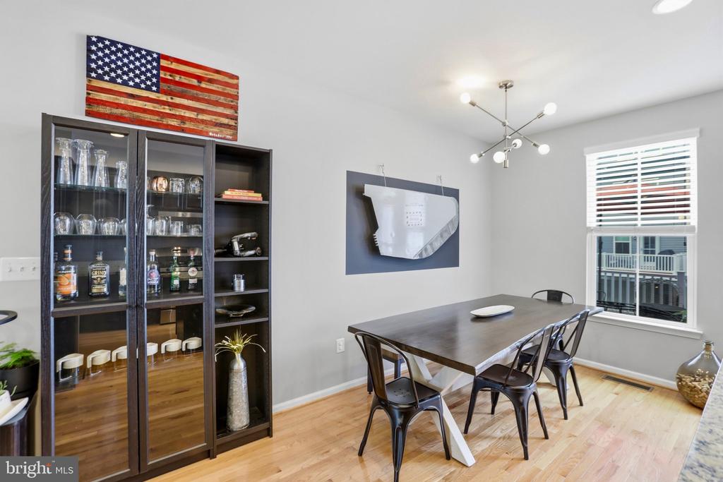 25011 COATS SQUARE