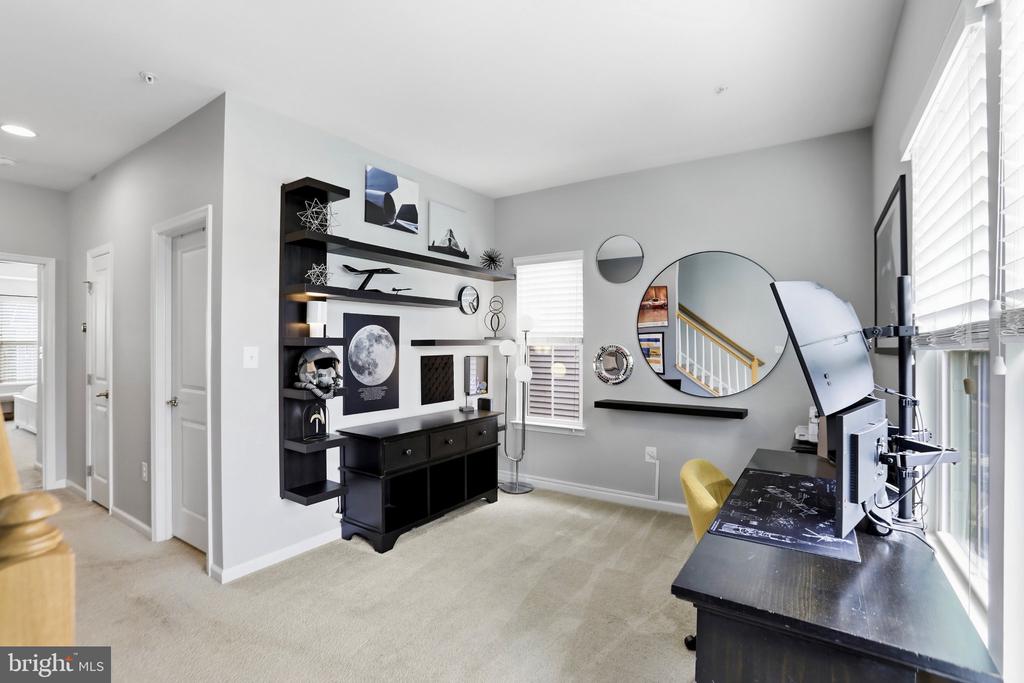 25011 COATS SQUARE