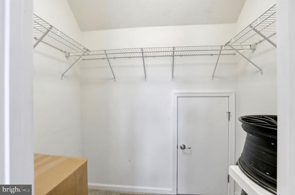25011 COATS SQUARE