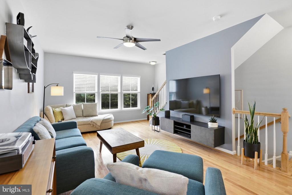 25011 COATS SQUARE