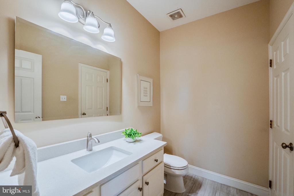 21467 ESTATE PLACE