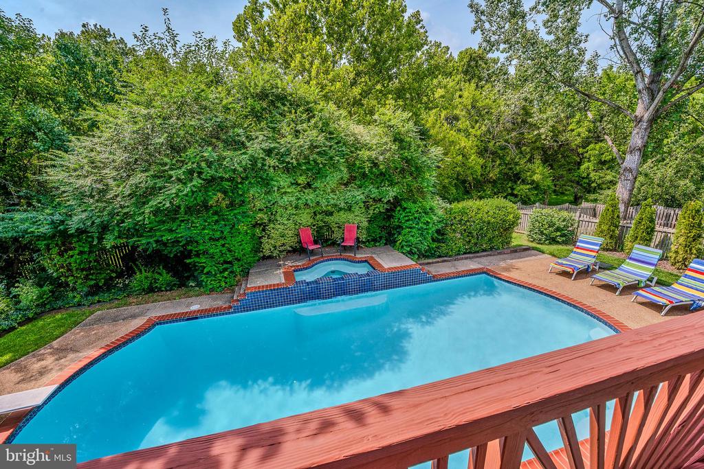 21467 ESTATE PLACE