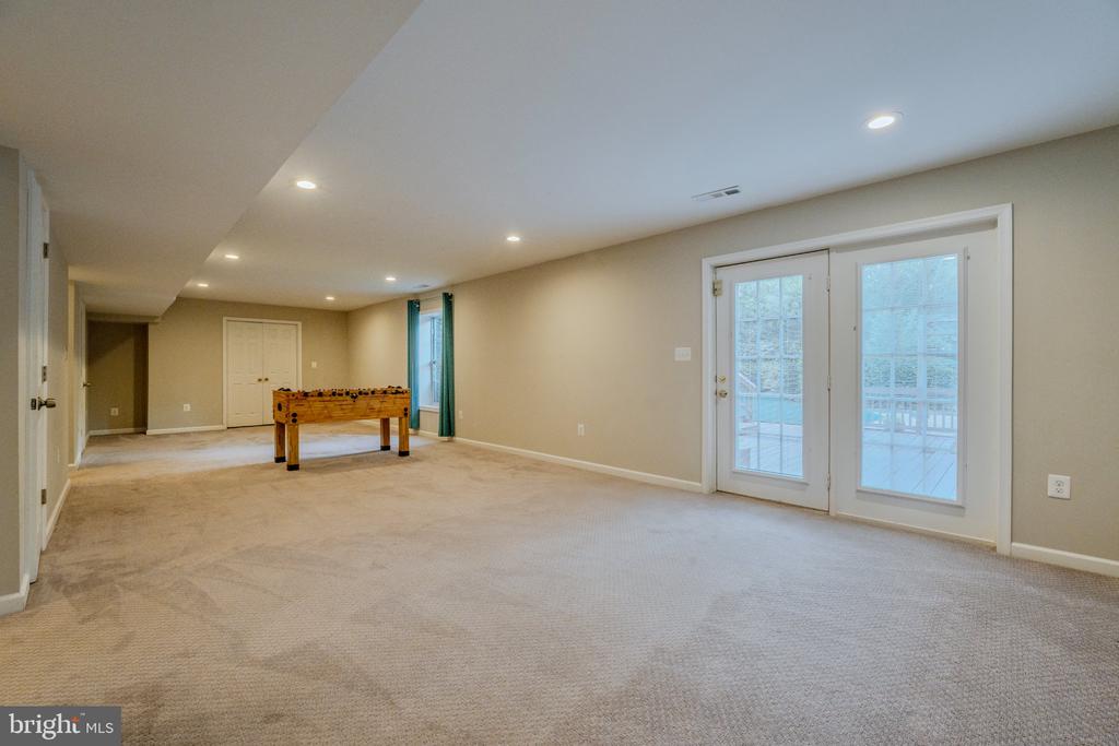 21467 ESTATE PLACE