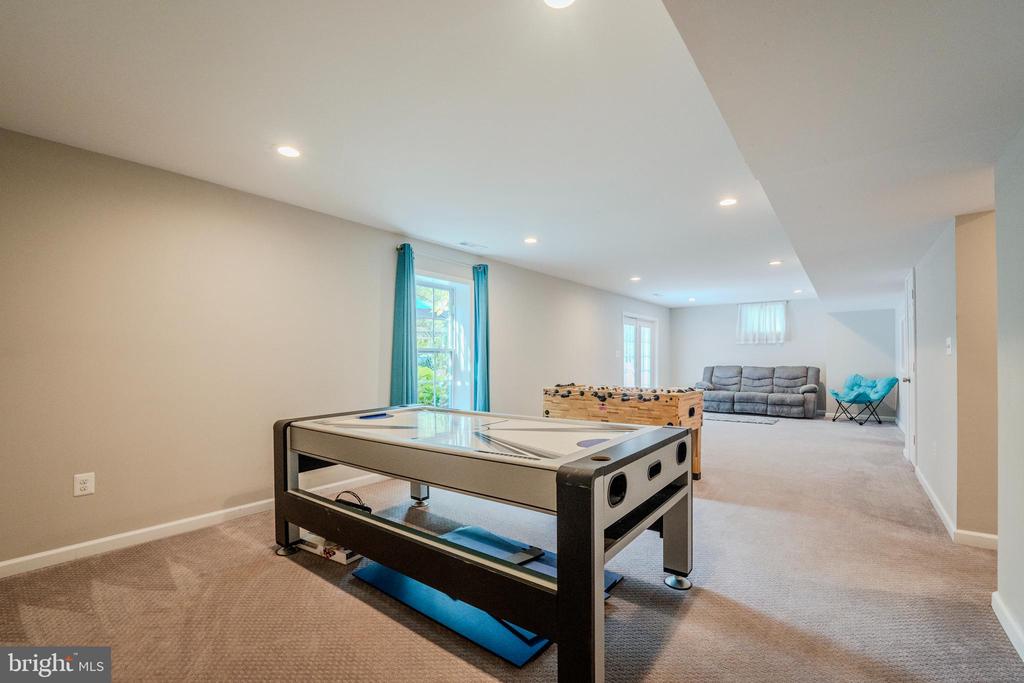 21467 ESTATE PLACE