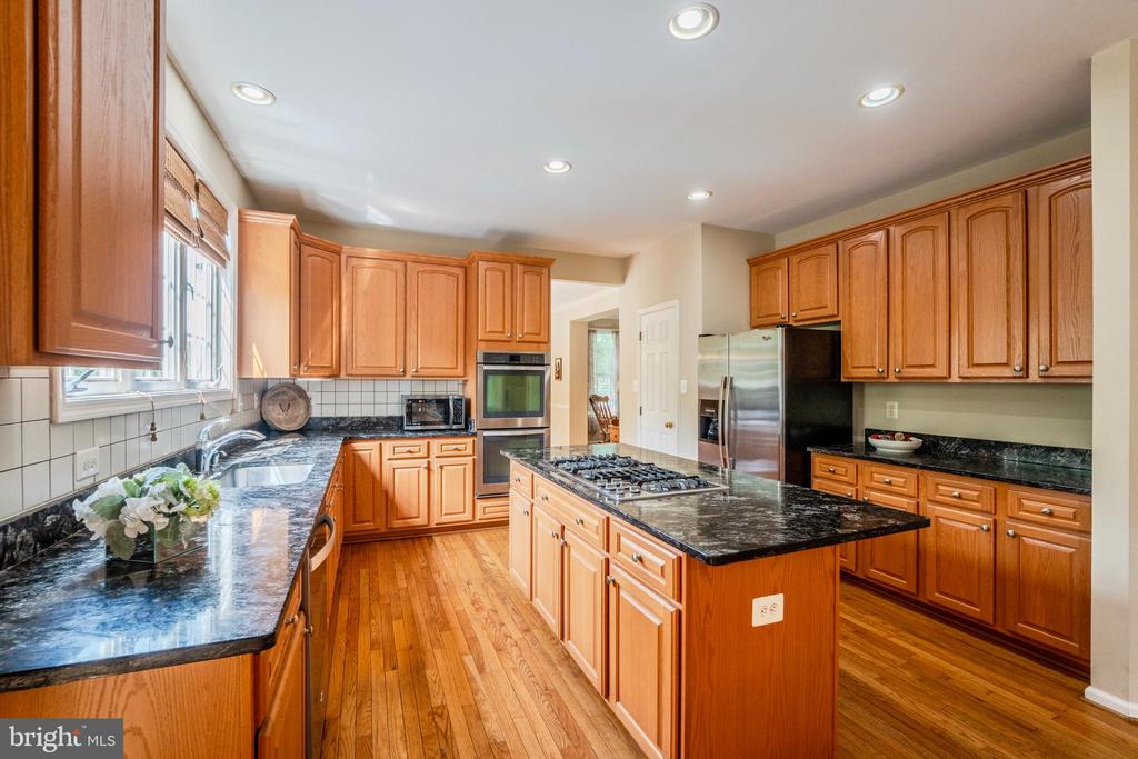 21467 ESTATE PLACE