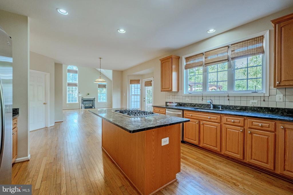21467 ESTATE PLACE