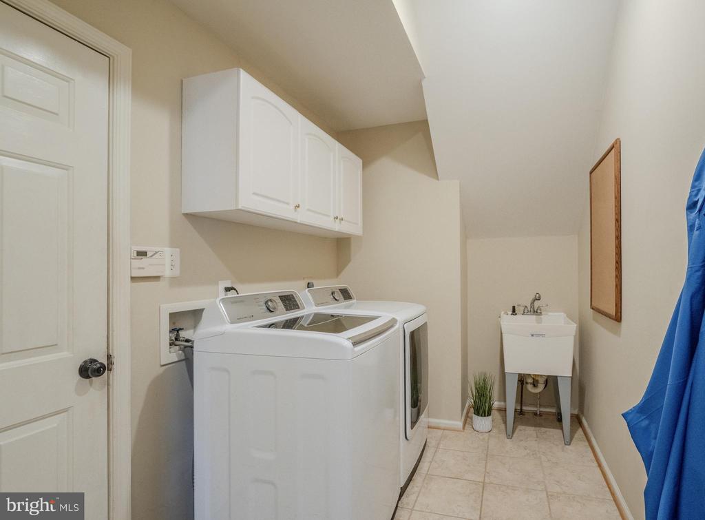 21467 ESTATE PLACE