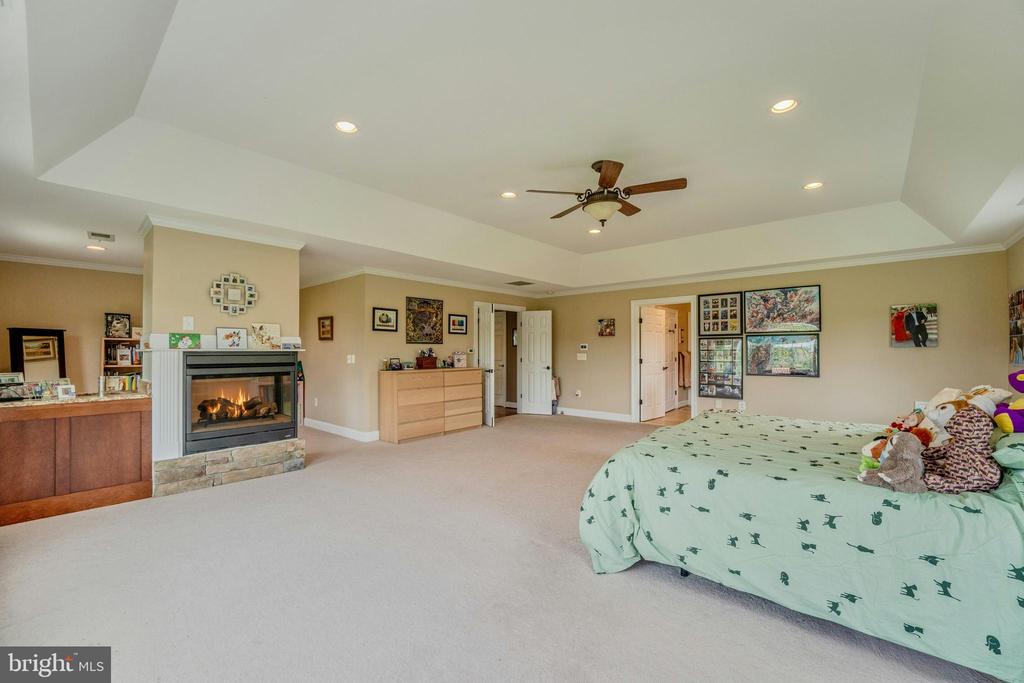 19949 PLEASANT MEADOW LANE