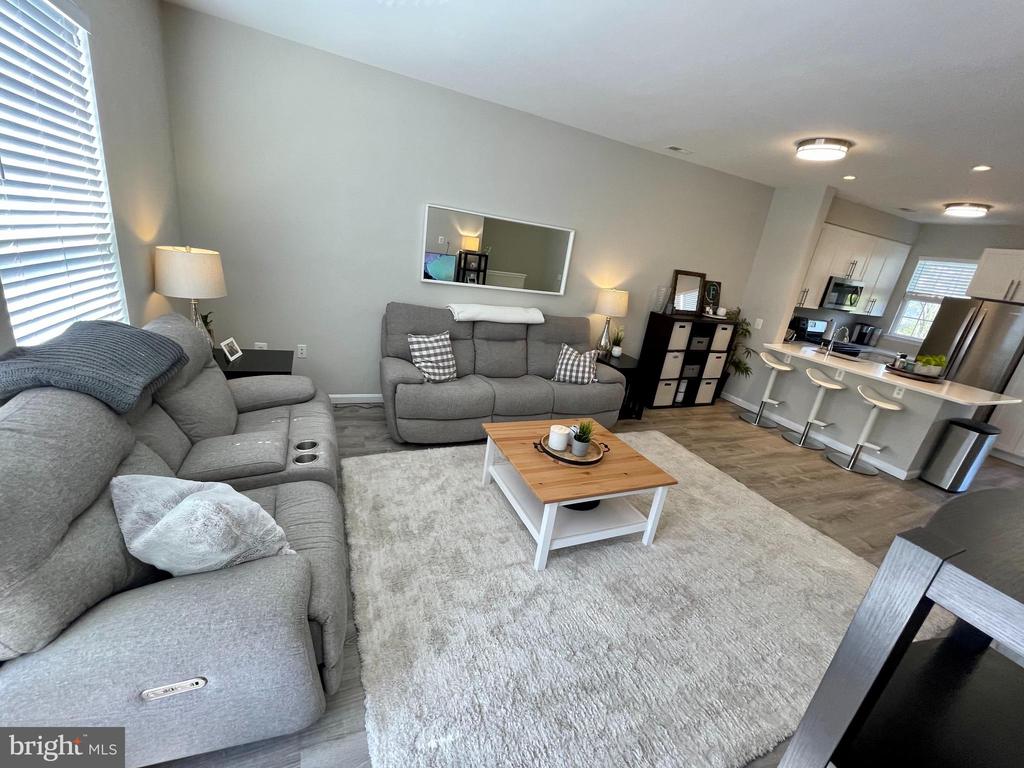 23052 FONTWELL SQUARE