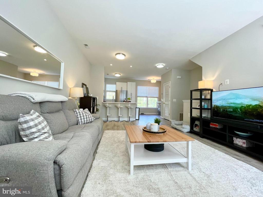 23052 FONTWELL SQUARE