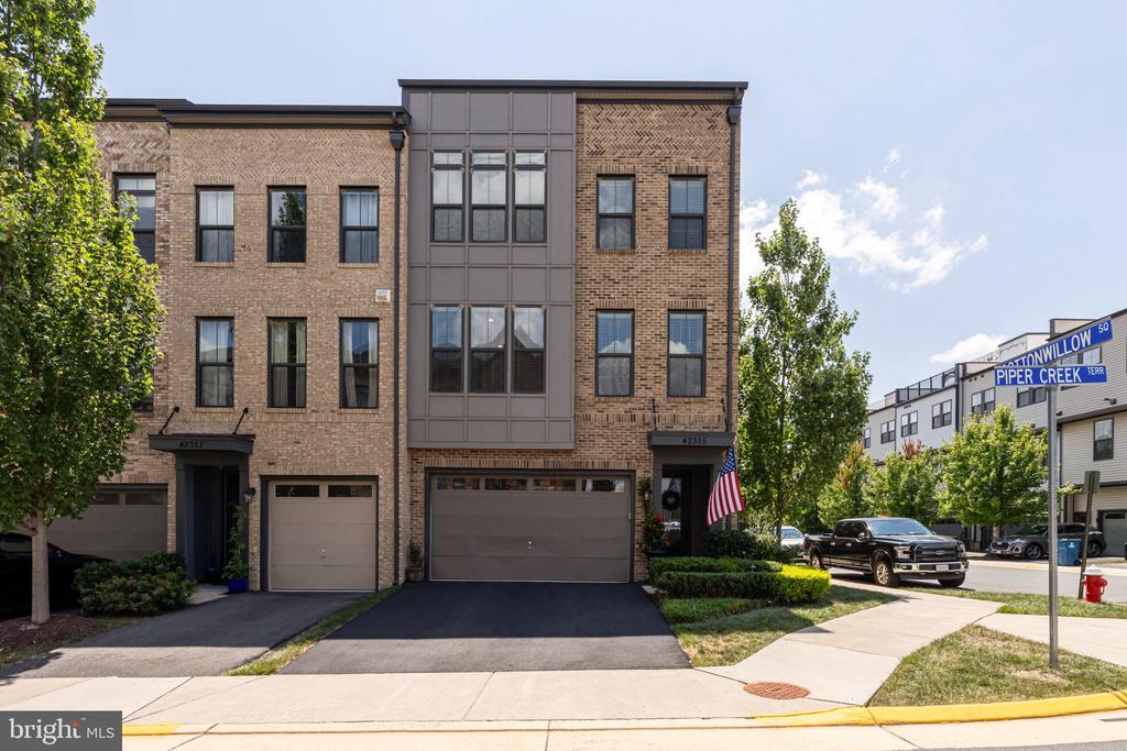 42355 PIPER TERRACE