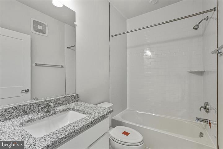 20280 NEWFOUNDLAND SQUARE