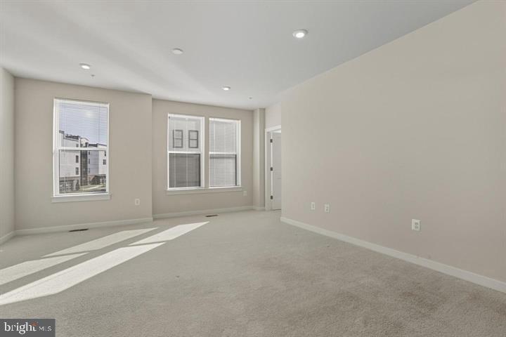 20280 NEWFOUNDLAND SQUARE