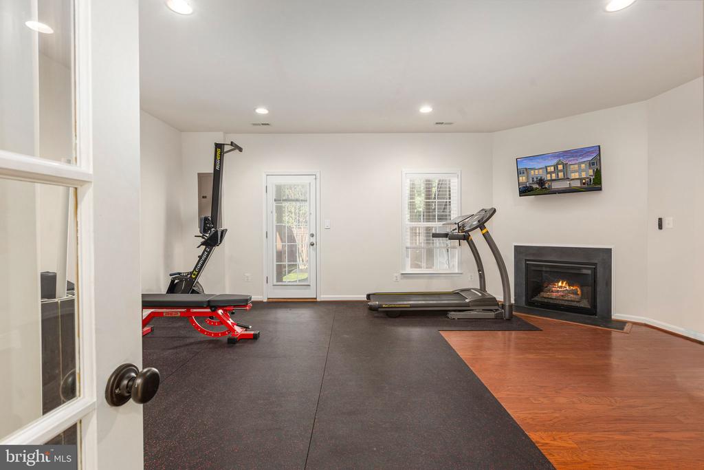 25151 SWEET MYRTLE SQUARE
