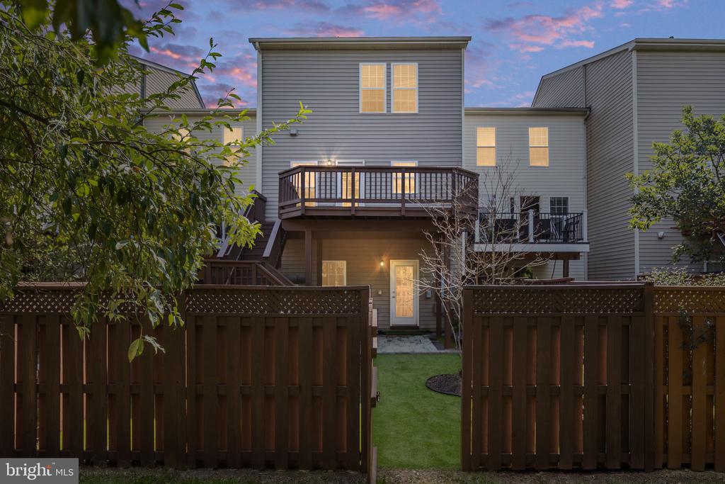 25151 SWEET MYRTLE SQUARE