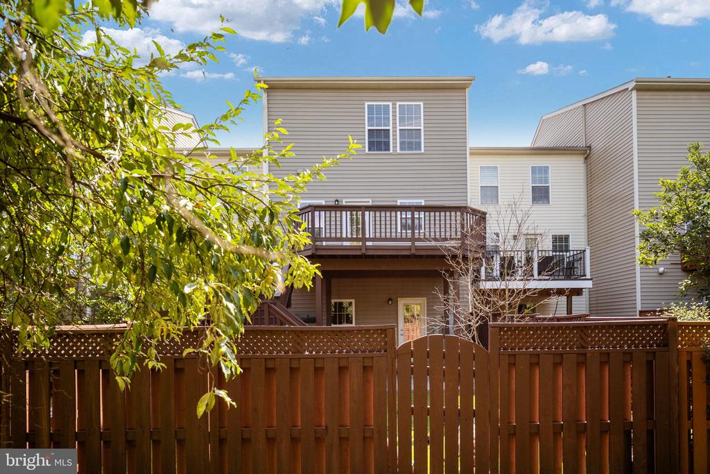 25151 SWEET MYRTLE SQUARE