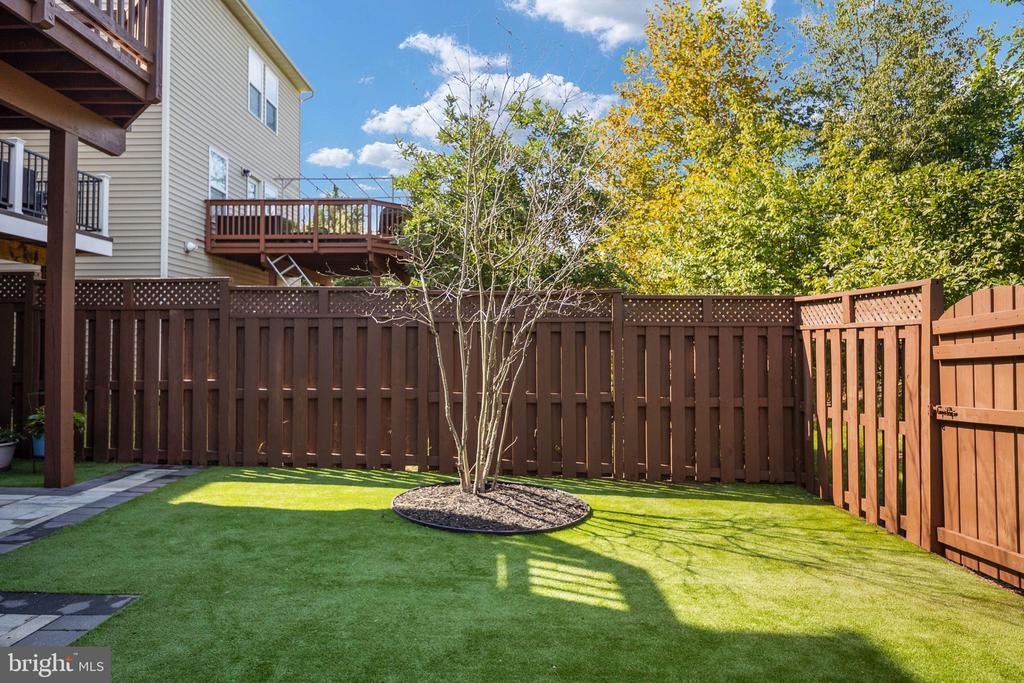 25151 SWEET MYRTLE SQUARE