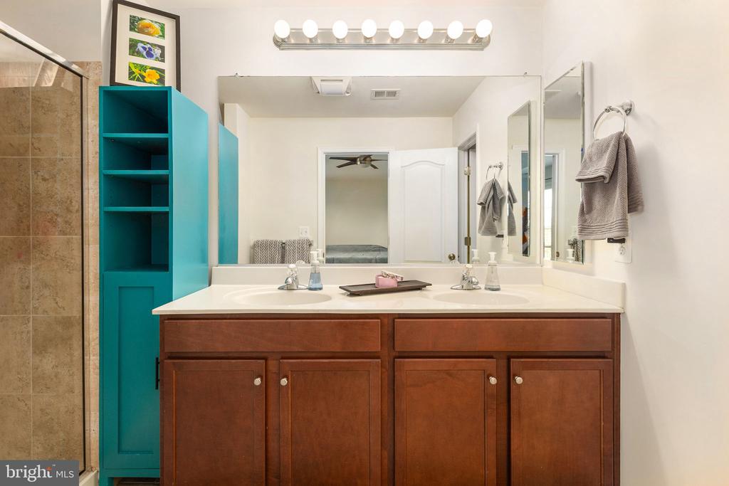 25151 SWEET MYRTLE SQUARE