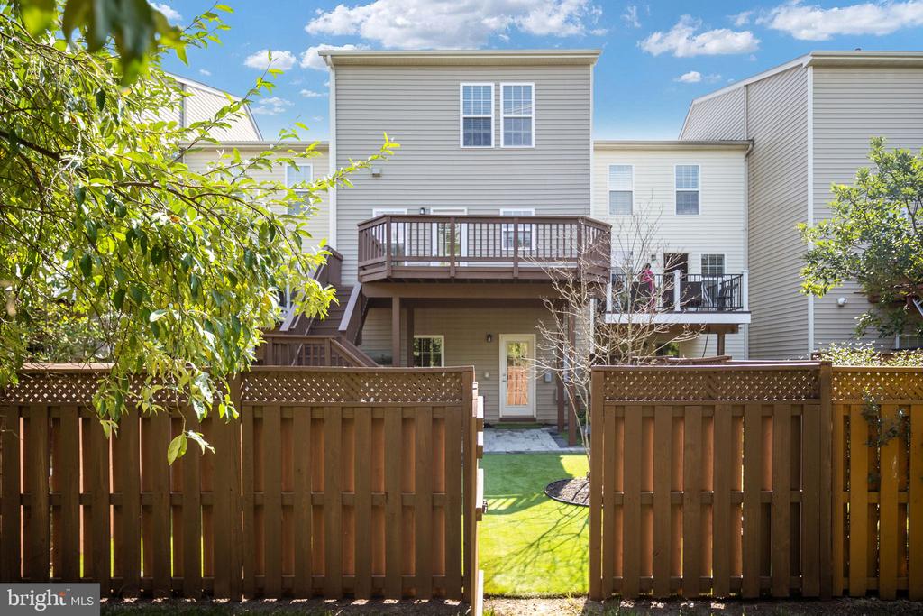 25151 SWEET MYRTLE SQUARE