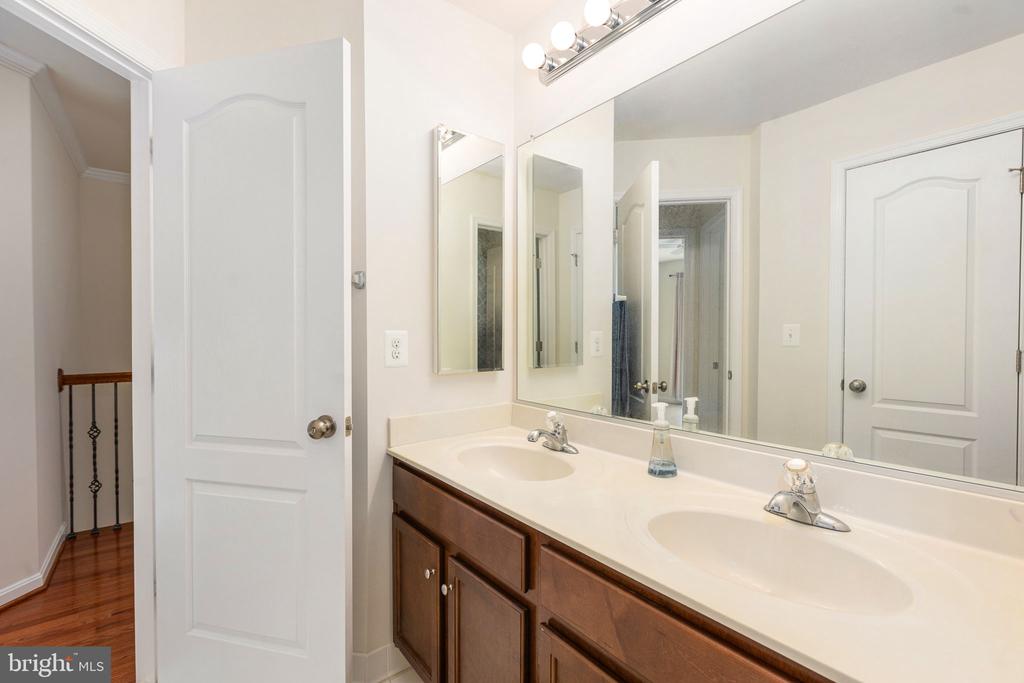 25151 SWEET MYRTLE SQUARE