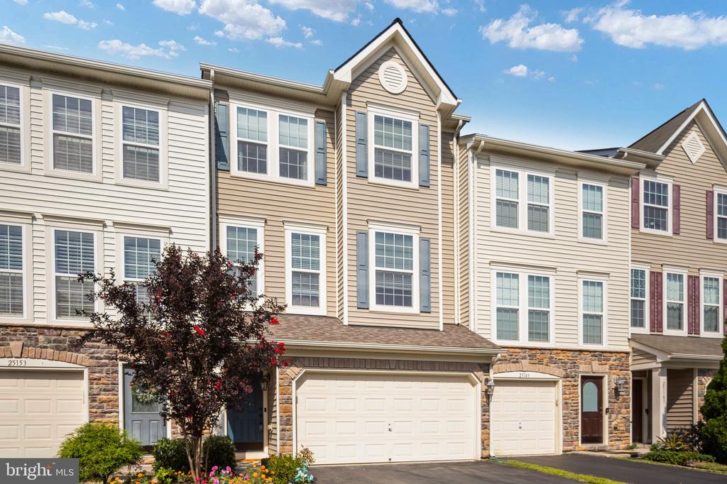 25151 SWEET MYRTLE SQUARE