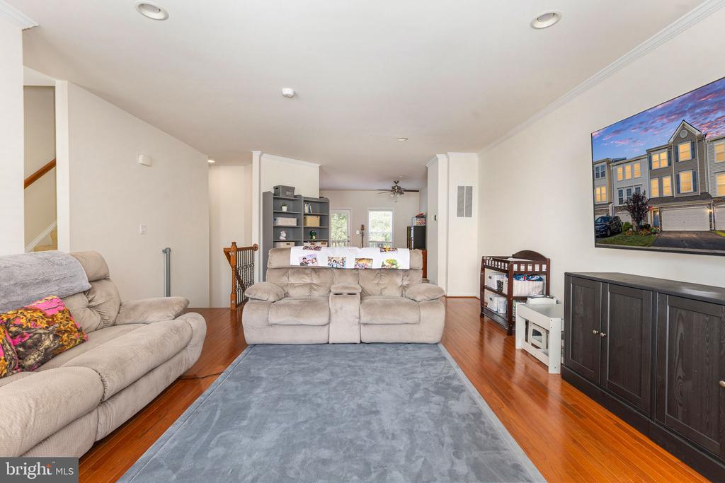 25151 SWEET MYRTLE SQUARE