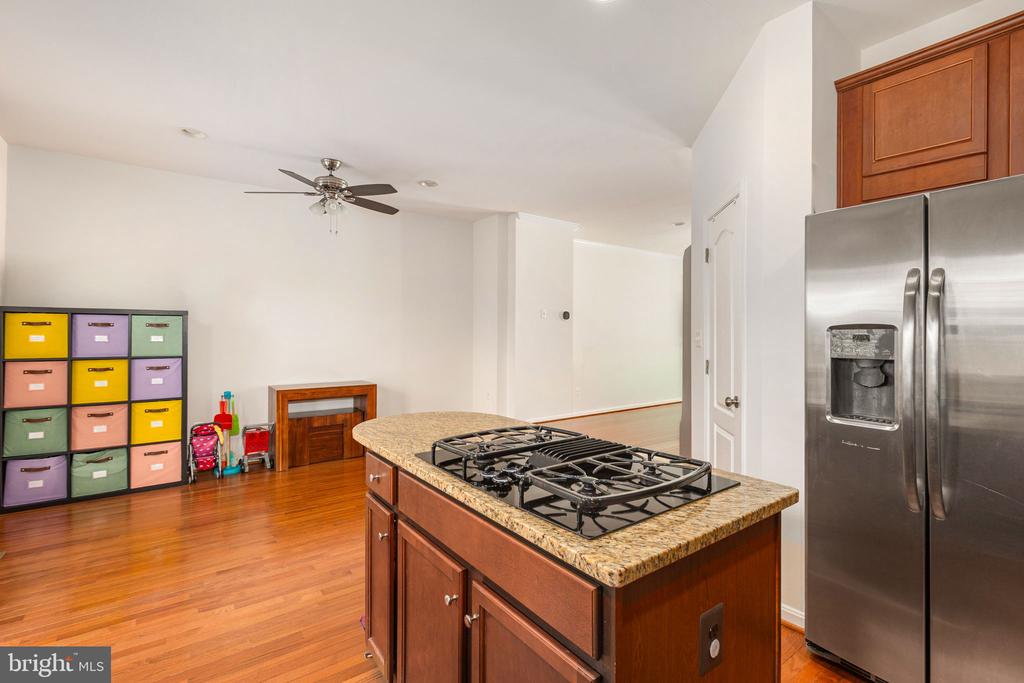25151 SWEET MYRTLE SQUARE