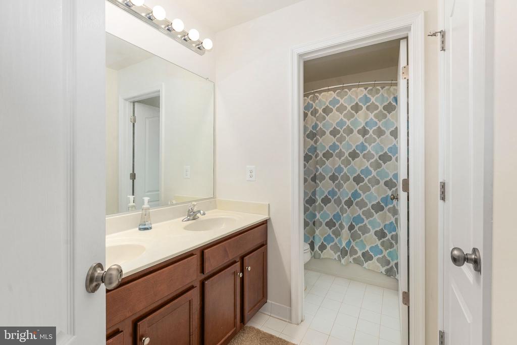 25151 SWEET MYRTLE SQUARE