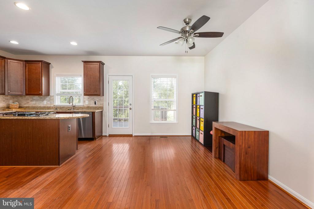 25151 SWEET MYRTLE SQUARE