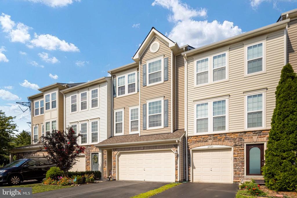 25151 SWEET MYRTLE SQUARE